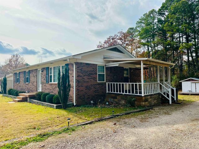 170 MITCHELL ST, Selmer, TN 38375