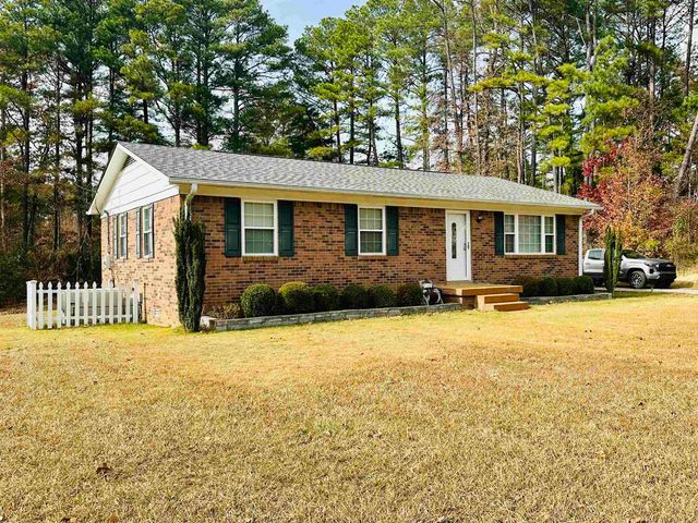 170 MITCHELL ST, Selmer, TN 38375