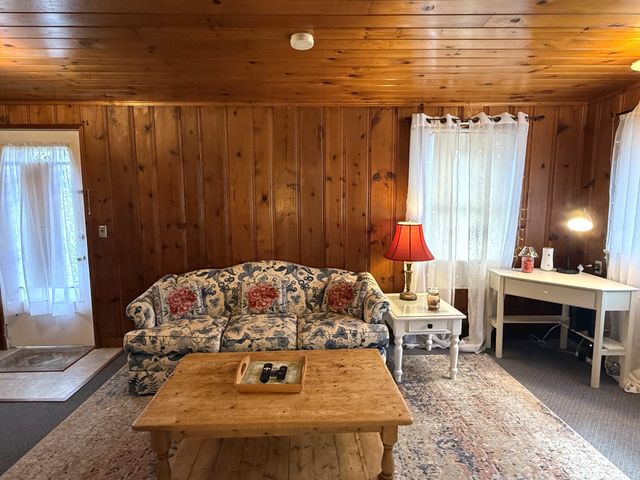 6750 W RIDGE Road, Fairview, PA 16415