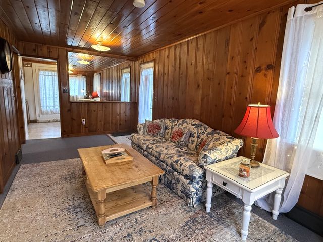 6750 W RIDGE Road, Fairview, PA 16415