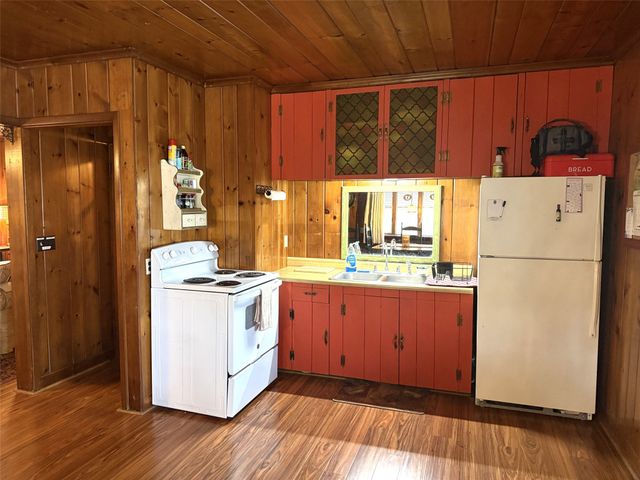 6750 W RIDGE Road, Fairview, PA 16415
