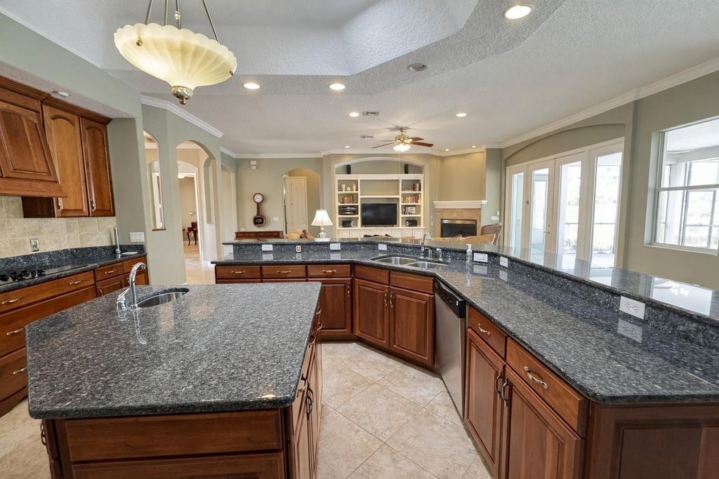 Image 12 of property listing at 39545 HARBOR HILLS BOULEVARD, Lady Lake, FL 32159