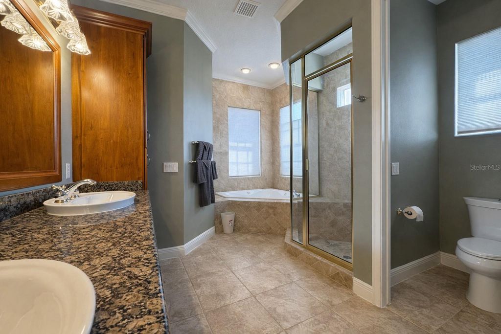 Image 20 of property listing at 39545 HARBOR HILLS BOULEVARD, Lady Lake, FL 32159