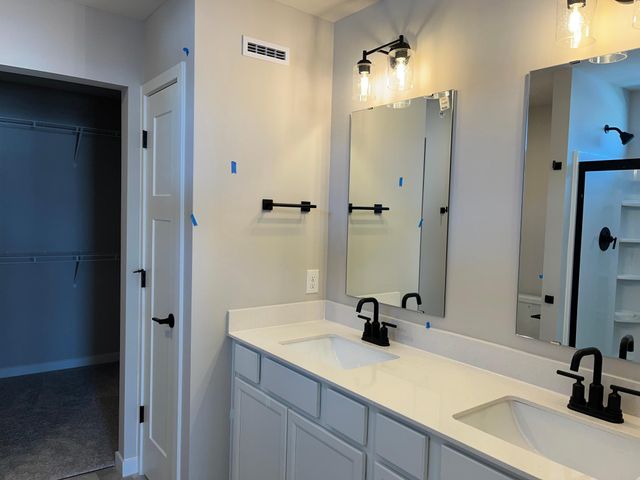 17967 Genoa Drive, Lakeville, MN 55044