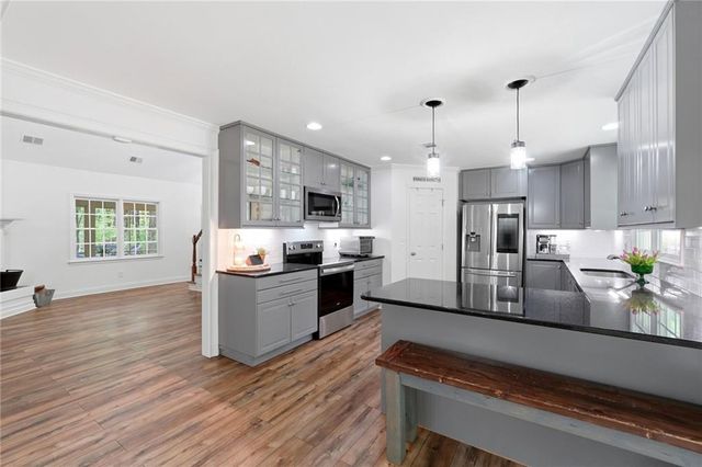 45 Wolf Ridge Trail NE, White, GA 30184