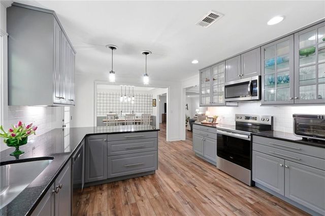 45 Wolf Ridge Trail NE, White, GA 30184