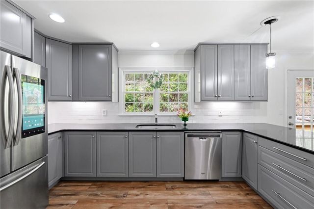 45 Wolf Ridge Trail NE, White, GA 30184