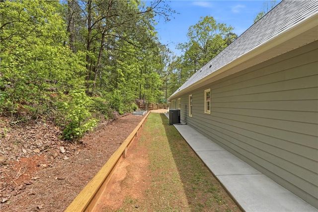 45 Wolf Ridge Trail NE, White, GA 30184