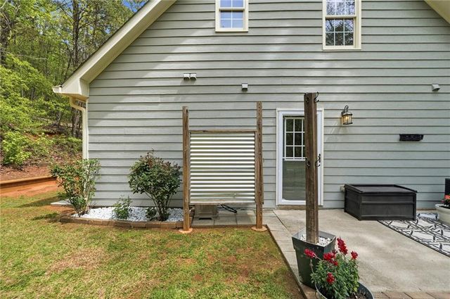45 Wolf Ridge Trail NE, White, GA 30184