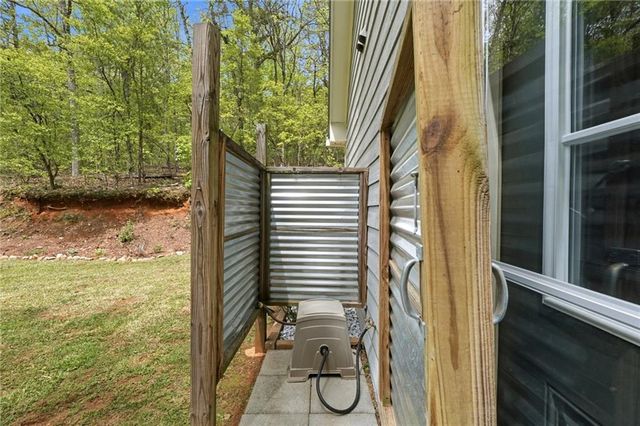 45 Wolf Ridge Trail NE, White, GA 30184