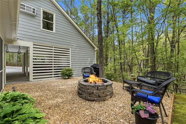 45 Wolf Ridge Trail NE, White, GA 30184