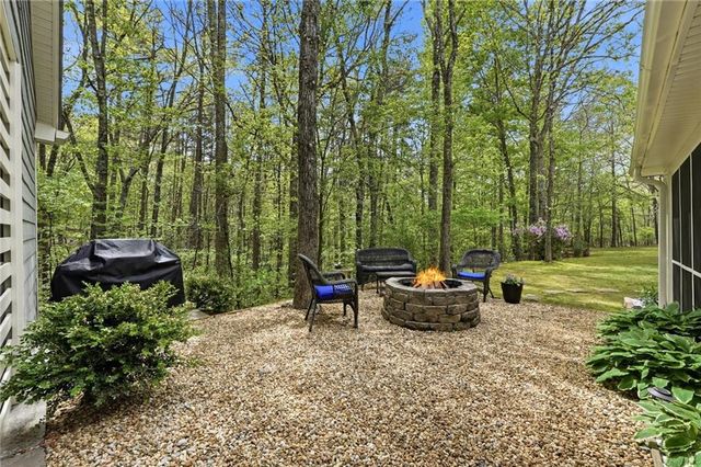 45 Wolf Ridge Trail NE, White, GA 30184