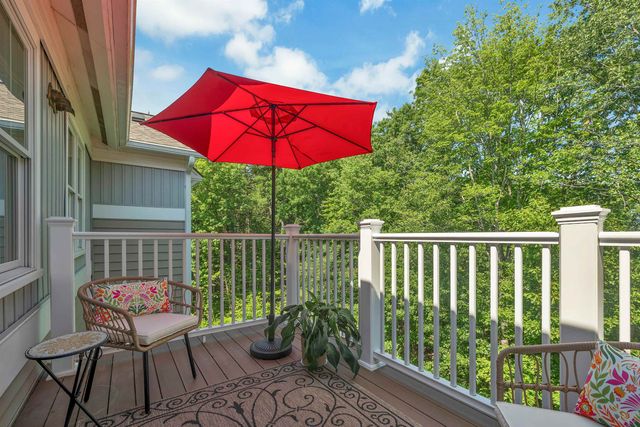 24 Willey Creek Rd Unit 403, Exeter, NH 03833