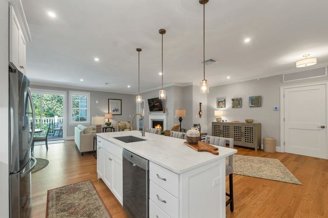 24 Willey Creek Rd Unit 403, Exeter, NH 03833