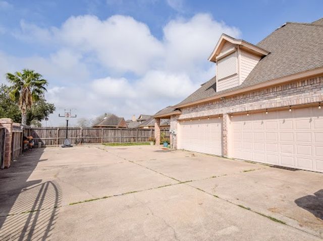 5741 Oso Pkwy, Corpus Christi, TX 78414