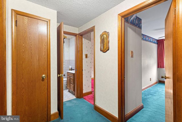 5226 WESTBROOK DR, Clifton Heights, PA 19018