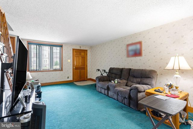 5226 WESTBROOK DR, Clifton Heights, PA 19018