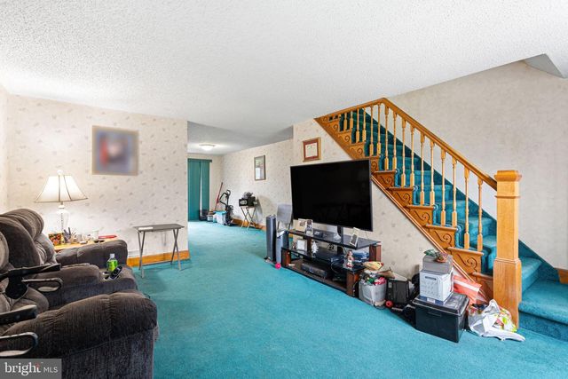 5226 WESTBROOK DR, Clifton Heights, PA 19018