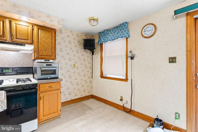 5226 WESTBROOK DR, Clifton Heights, PA 19018