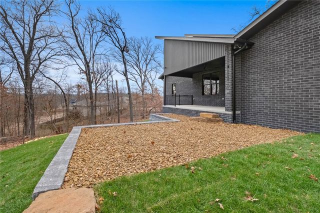 5 Ayton Lane, Bella Vista, AR 72714