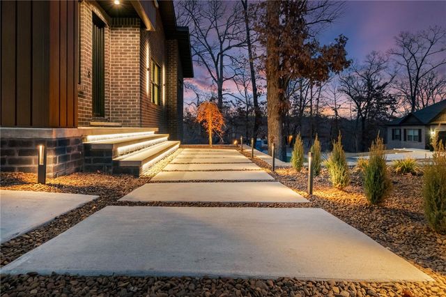 5 Ayton Lane, Bella Vista, AR 72714