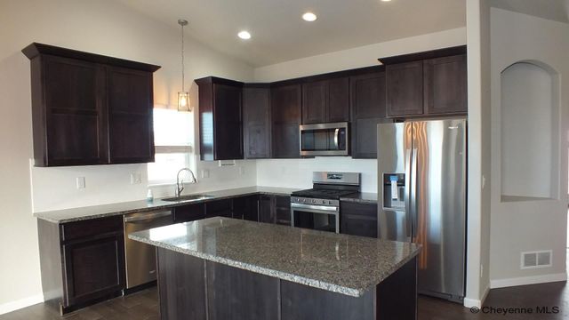 5618 DAYTON DR, Cheyenne, WY 82009