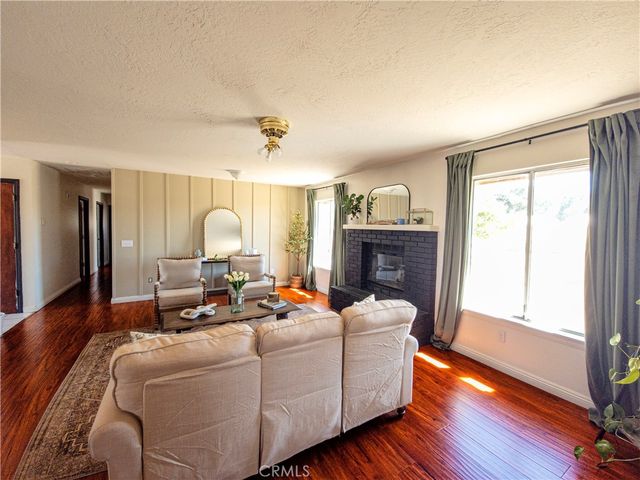9995 Smoke Tree, Hesperia, CA 92344