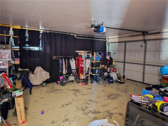 9995 Smoke Tree, Hesperia, CA 92344