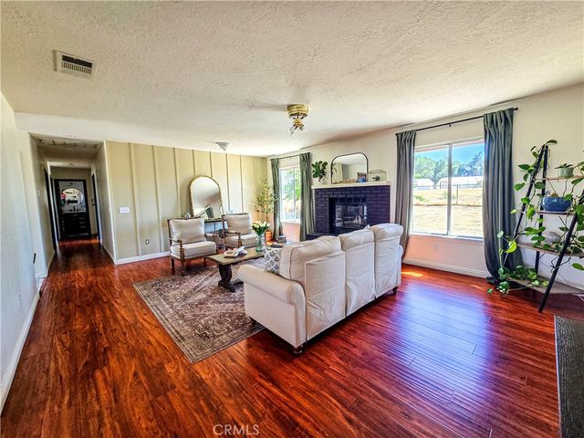 9995 Smoke Tree, Hesperia, CA 92344