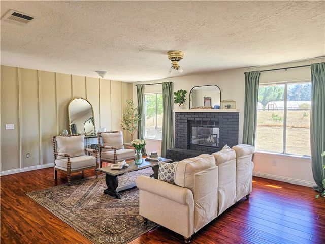 9995 Smoke Tree, Hesperia, CA 92344