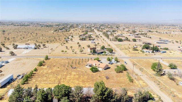 9995 Smoke Tree, Hesperia, CA 92344