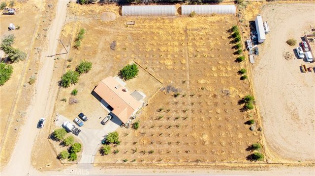 9995 Smoke Tree, Hesperia, CA 92344