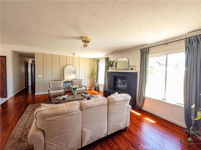 9995 Smoke Tree, Hesperia, CA 92344