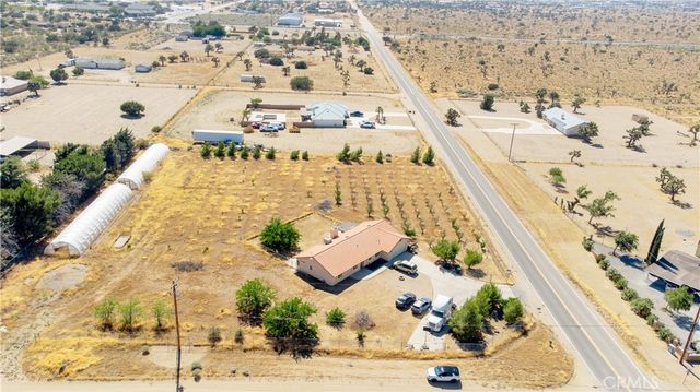 9995 Smoke Tree, Hesperia, CA 92344