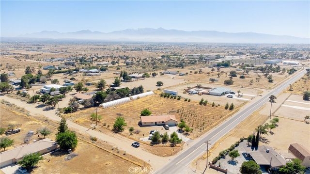 9995 Smoke Tree, Hesperia, CA 92344