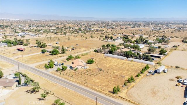9995 Smoke Tree, Hesperia, CA 92344