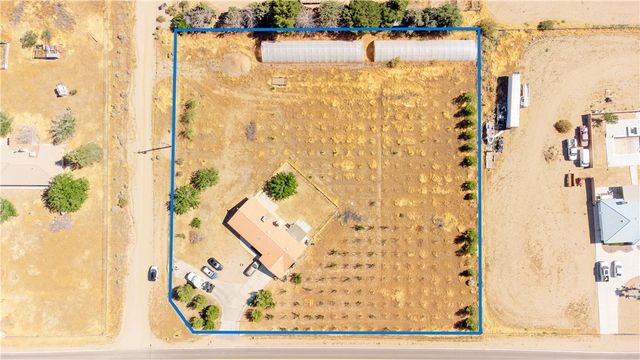 9995 Smoke Tree, Hesperia, CA 92344