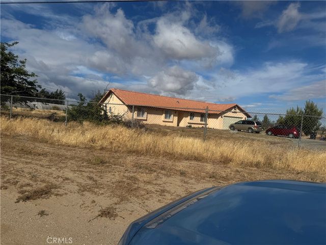 9995 Smoke Tree, Hesperia, CA 92344
