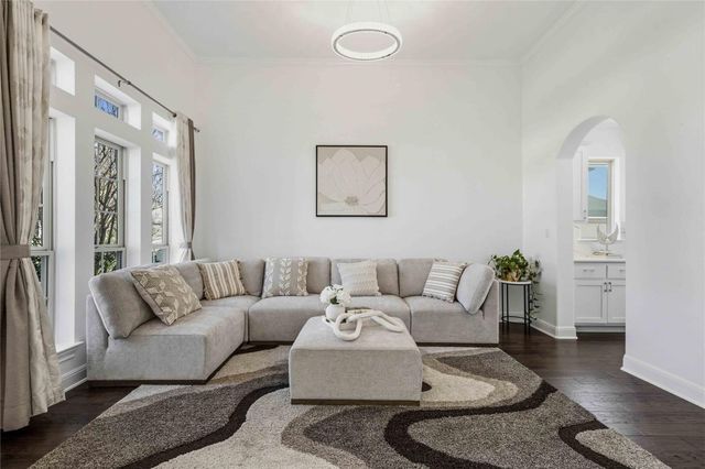 1517 Bardella DR, Leander, TX 78641