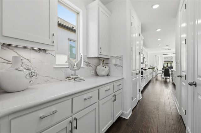 1517 Bardella DR, Leander, TX 78641