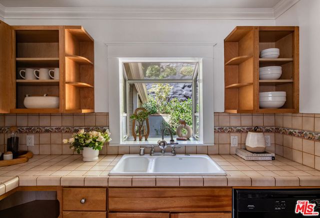 1923 Mayview Drive, Los Angeles, CA 90027