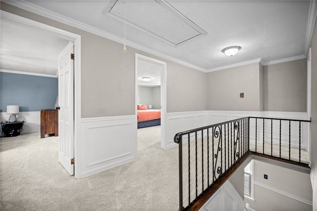 5783 Glen Ora Dr, Bethel Park, PA 15102