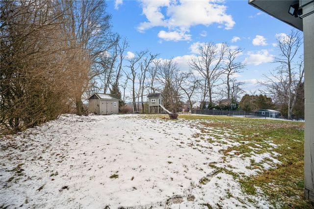5783 Glen Ora Dr, Bethel Park, PA 15102