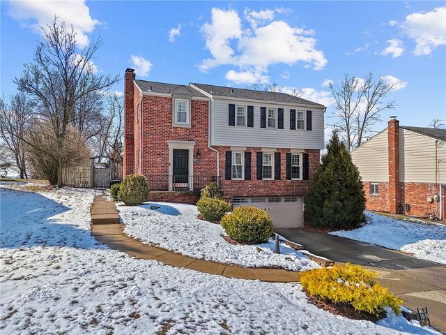 5783 Glen Ora Dr, Bethel Park, PA 15102