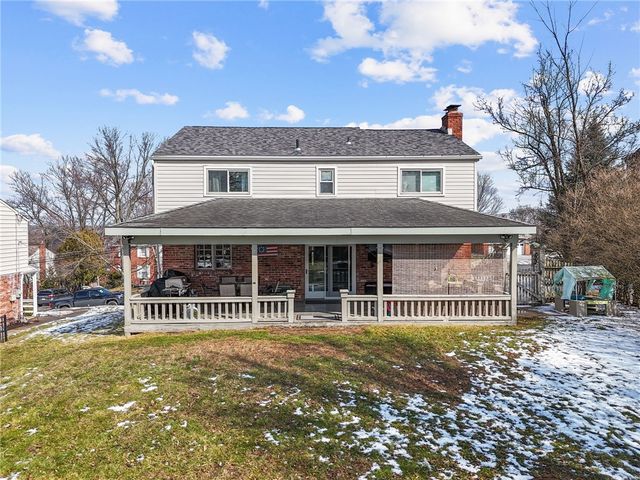 5783 Glen Ora Dr, Bethel Park, PA 15102