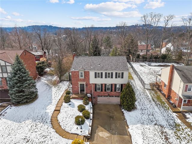 5783 Glen Ora Dr, Bethel Park, PA 15102