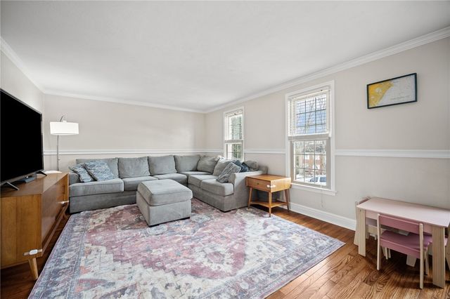 5783 Glen Ora Dr, Bethel Park, PA 15102