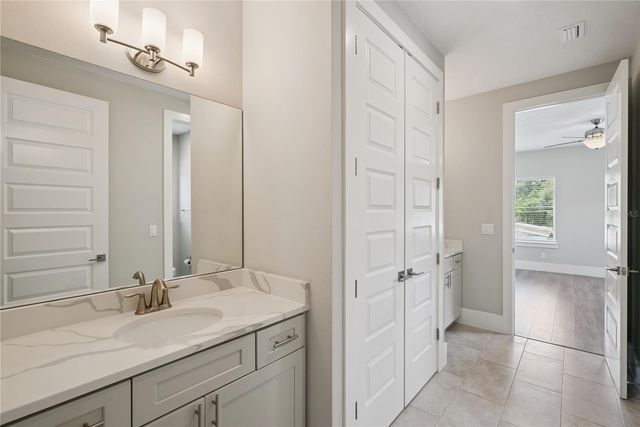 200 E GRANT STREET, Orlando, FL 32806
