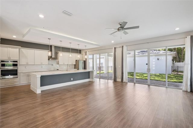 200 E GRANT STREET, Orlando, FL 32806