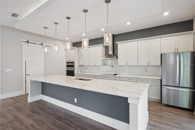 200 E GRANT STREET, Orlando, FL 32806